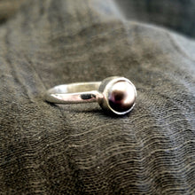 Load image into Gallery viewer, Pearl ring (size 9)