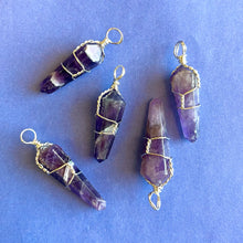 Load image into Gallery viewer, Small crystal pendants