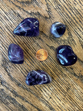 Load image into Gallery viewer, Chevron amethyst (tumbled)