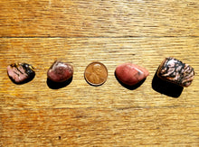 Load image into Gallery viewer, Rhodonite (tumbled)