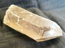 Load image into Gallery viewer, Smoky quartz point (5")
